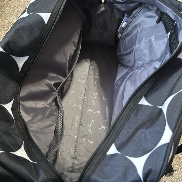 Thirty-One Duffle Bag  Carry On Weekender Bag Black & White Circles - Picture 7 of 7